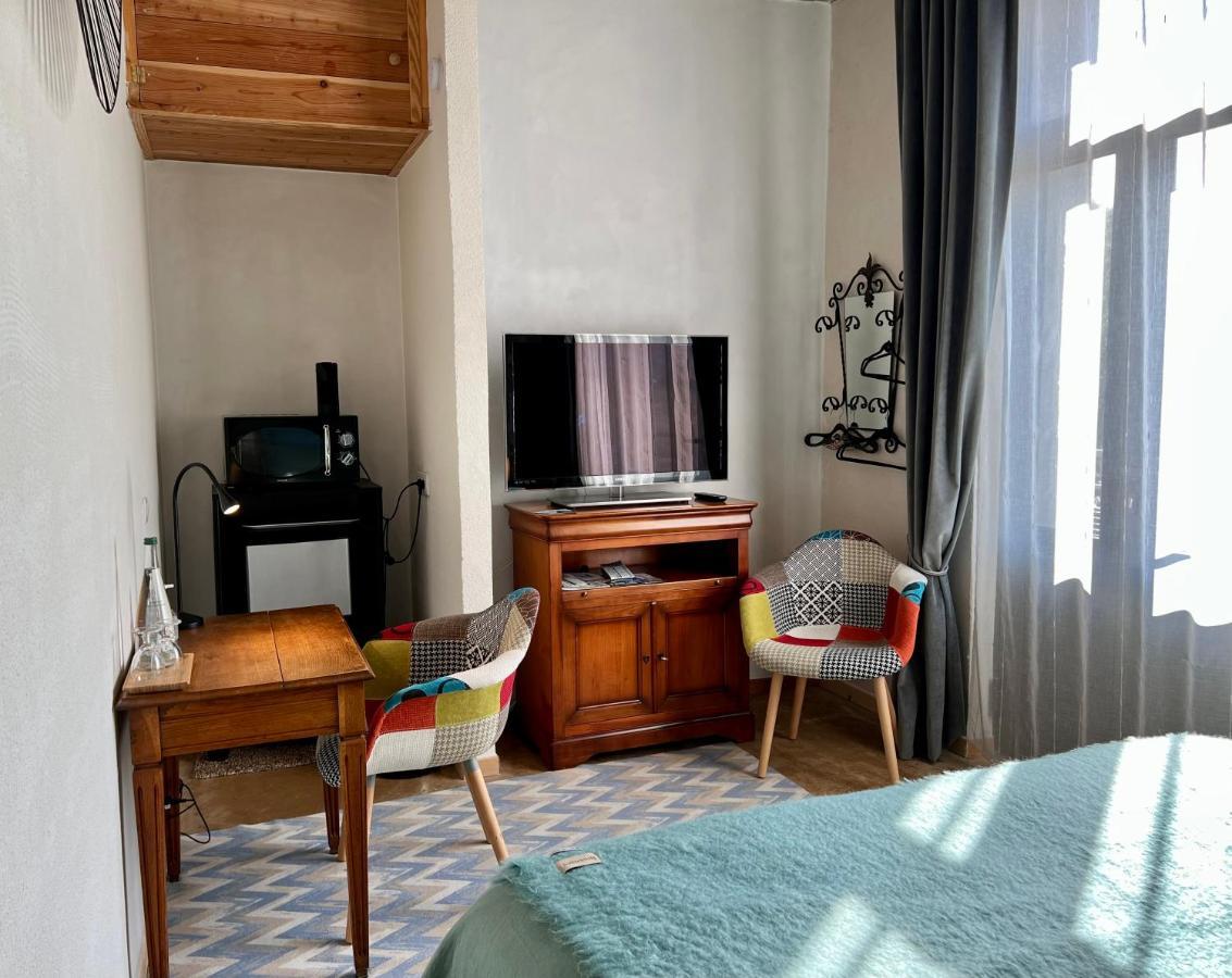 Cote Puy-De Dome Bed & Breakfast ออร์ซีนส์ ภายนอก รูปภาพ